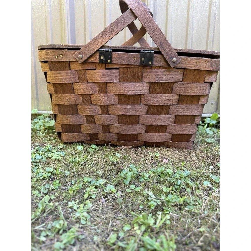 Vintage Woven Wood Picnic Basket with Brass Eagle Emblem and Plastic Dish‎ Set
